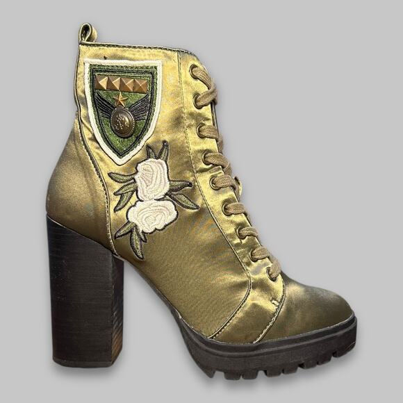 Steve Madden Women’s Green Satin Heel Boots with Embroidered Patch - Size 6.5M - Picture 2 of 6